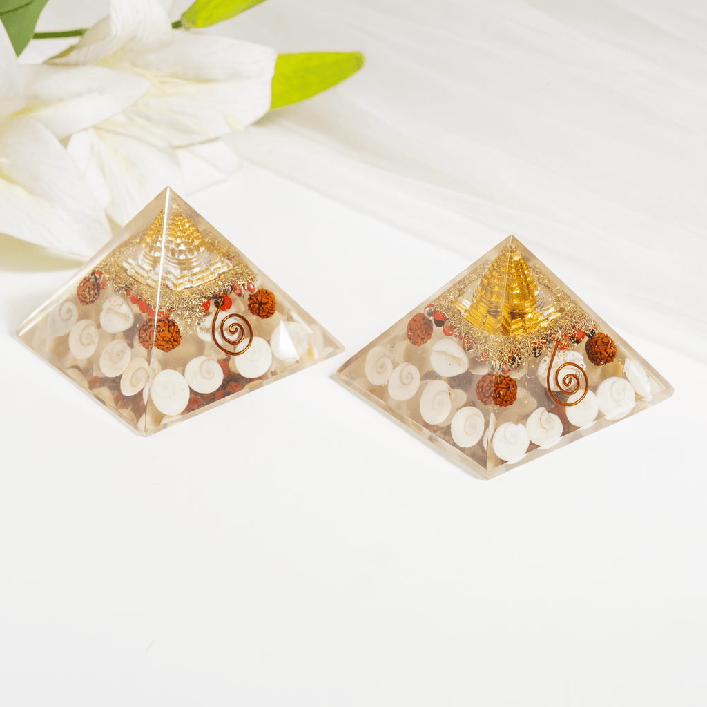 Gomti Chakra Orgone Pyramid, Healing Crystal Pyramid.