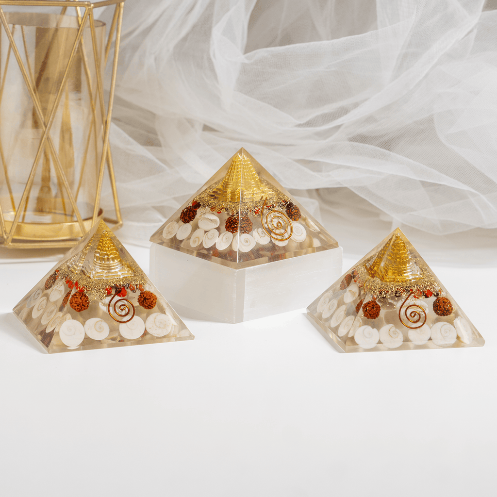 Gomti Chakra Orgone Pyramid, Healing Crystal Pyramid.