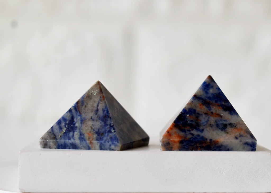 Sodalite Pyramids (Emotional Balance and Self-Trust) | Pyramids & Spheres | Wiccan Center