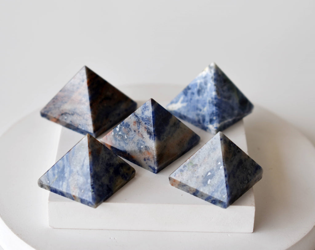 Sodalite Pyramids (Emotional Balance and Self-Trust) | Pyramids & Spheres | Wiccan Center