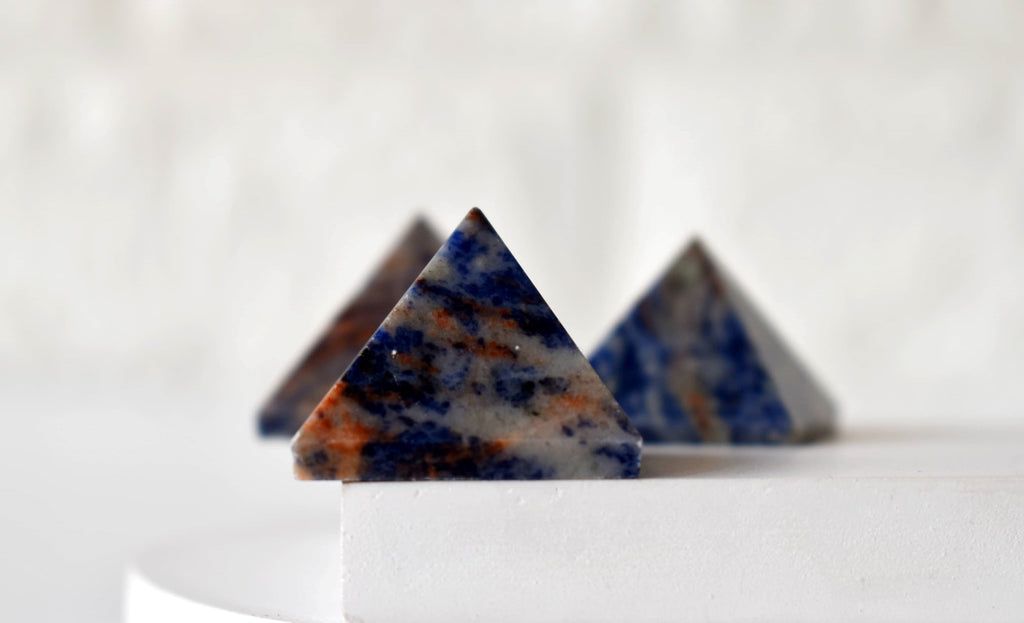 Sodalite Pyramids (Emotional Balance and Self-Trust) | Pyramids & Spheres | Wiccan Center