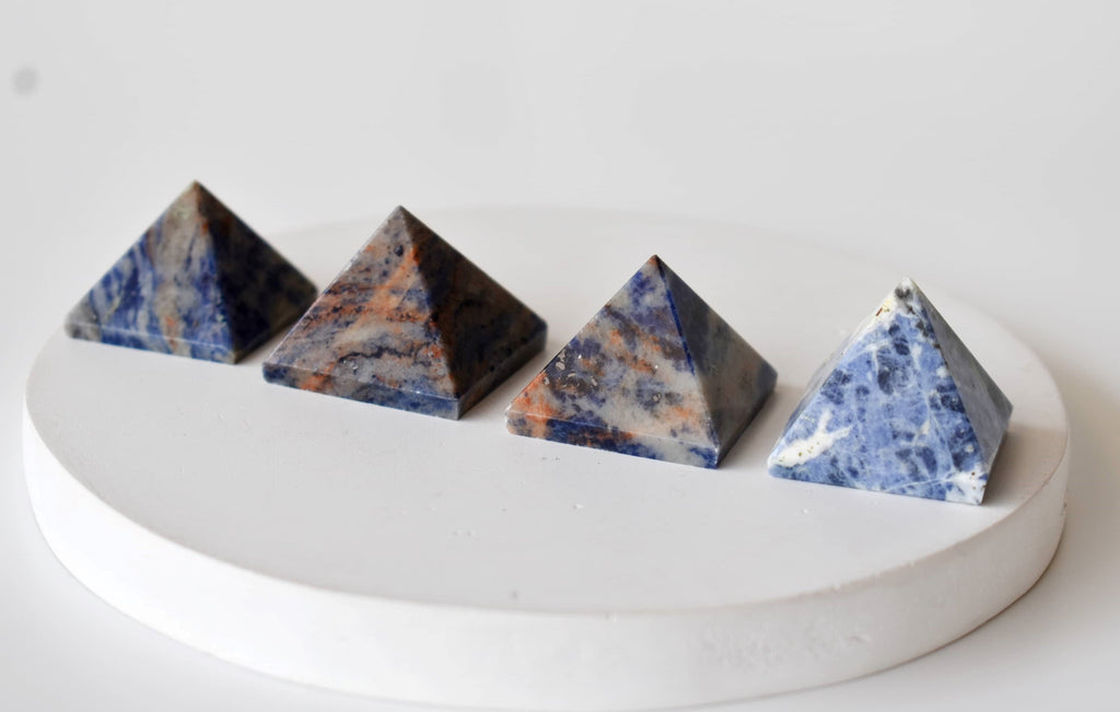 Sodalite Pyramids (Emotional Balance and Self-Trust) | Pyramids & Spheres | Wiccan Center