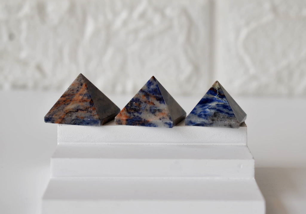 Sodalite Pyramids (Emotional Balance and Self-Trust) | Pyramids & Spheres | Wiccan Center