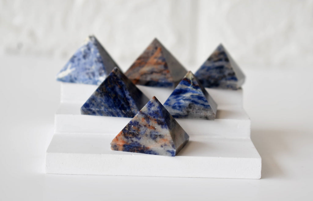 Sodalite Pyramids (Emotional Balance and Self-Trust) | Pyramids & Spheres | Wiccan Center
