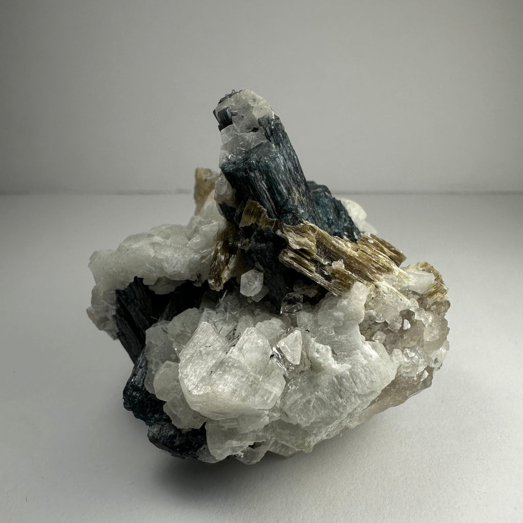 Green Tourmaline with Quarz, Mica and Albite, Brazil | Minerals | Wiccan Center