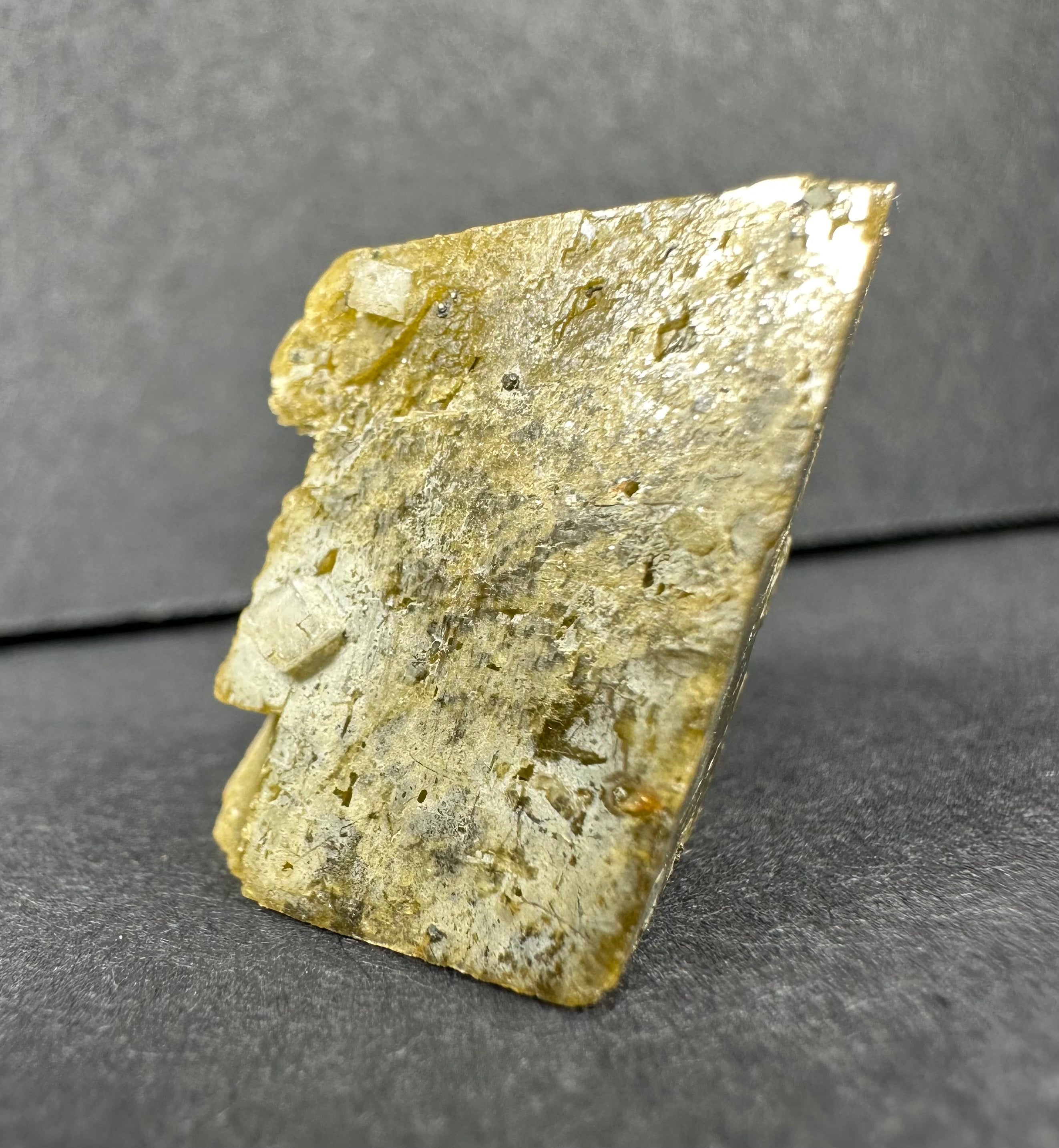Diamond Quartz on Siderite | Minerals | Wiccan Center