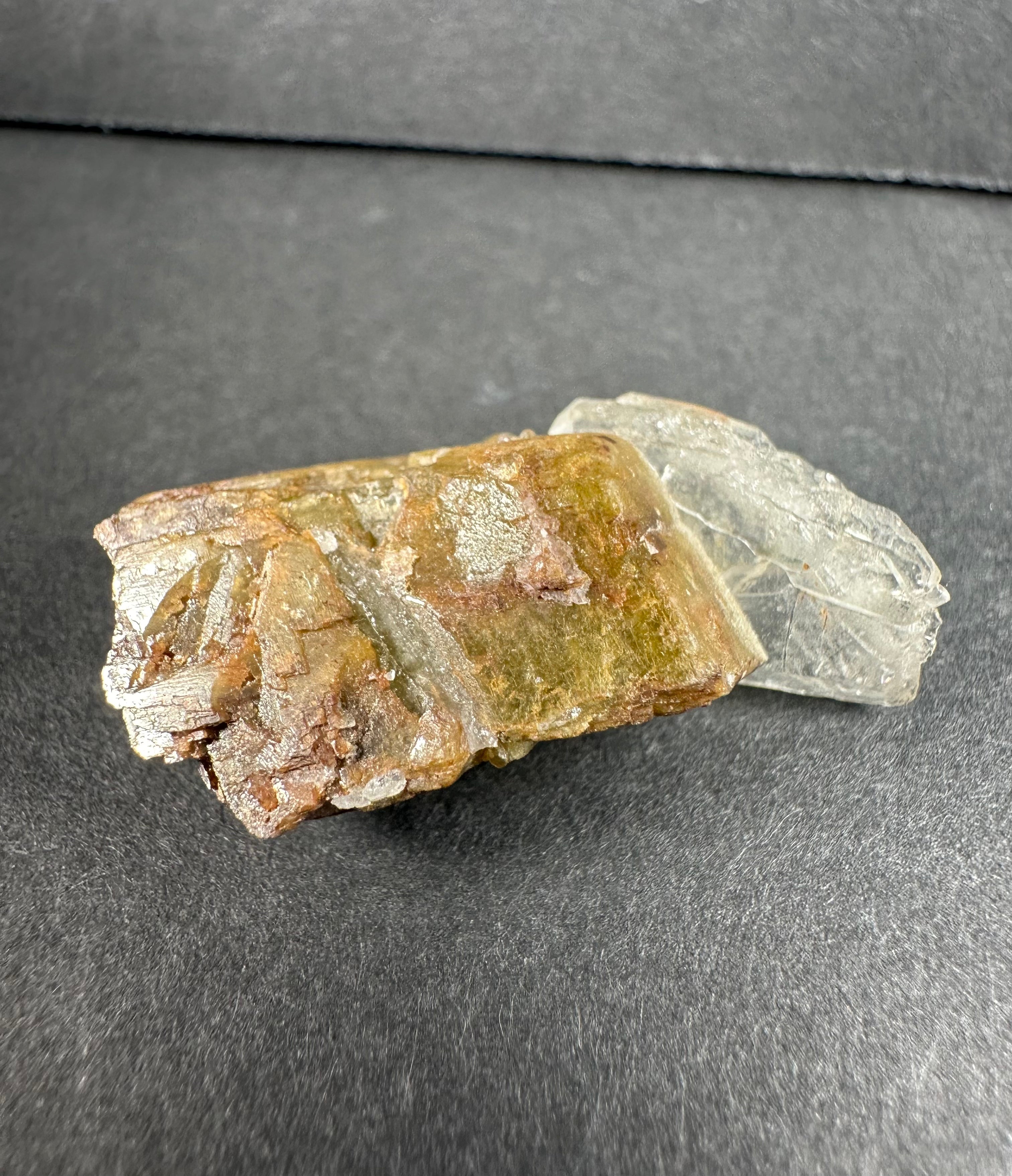Diamond Quartz on Siderite | Minerals | Wiccan Center