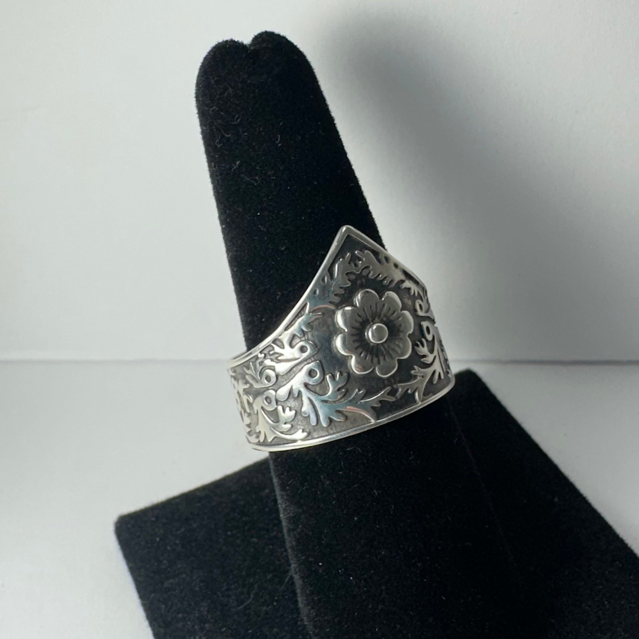 .925 Sterling Flower Ring | Jewelry | Wiccan Center