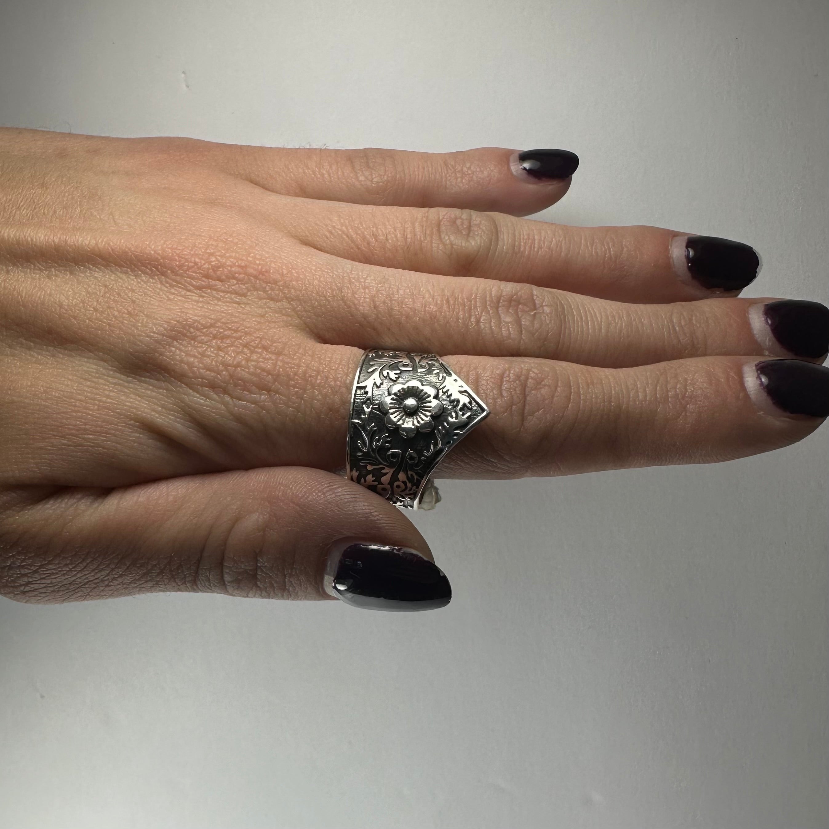 .925 Sterling Flower Ring | Jewelry | Wiccan Center