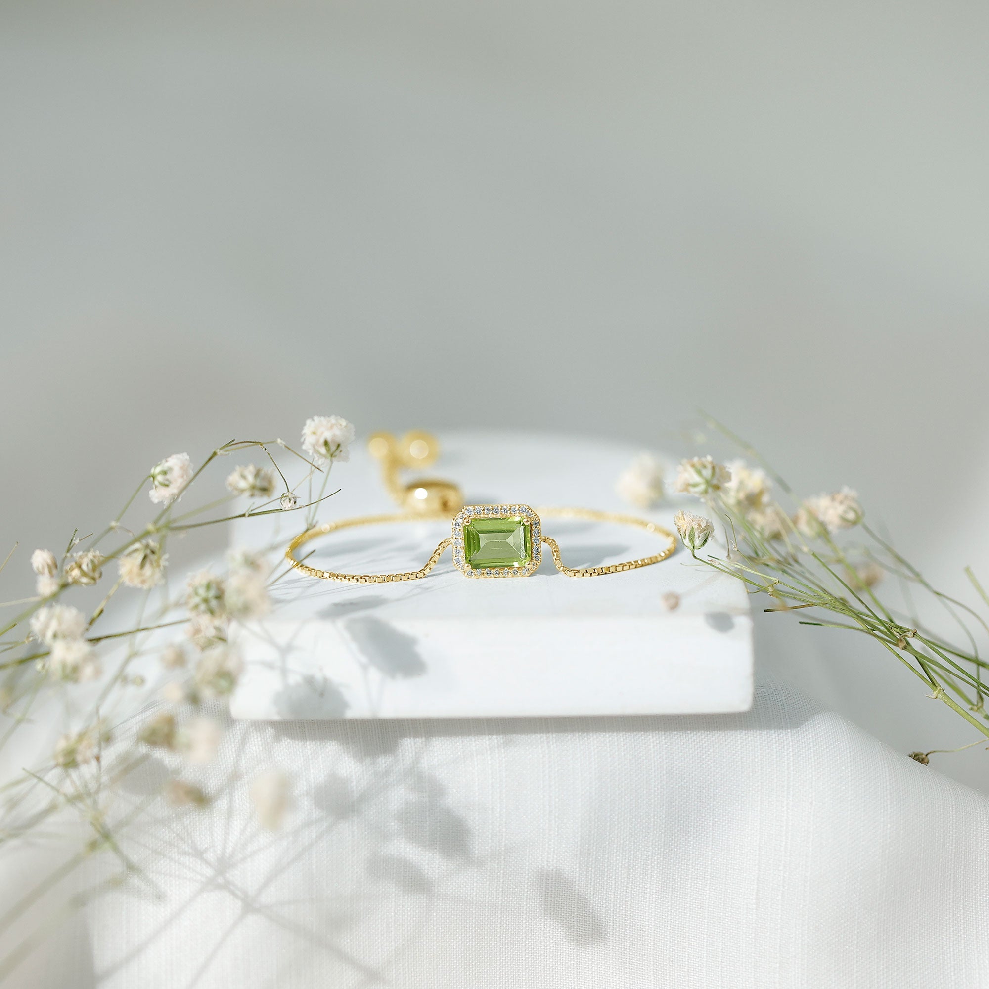 1.8 Carat Emerald Cut Peridot and Diamond Bolo Chain Bracelet