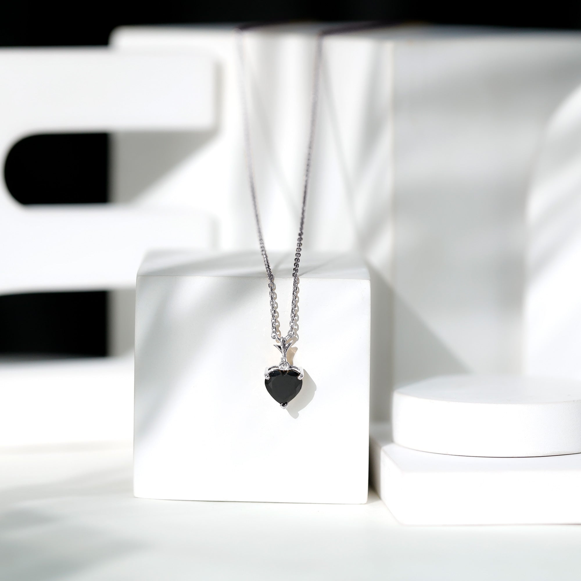 2 CT Heart Shape Black Onyx Solitaire Pendant