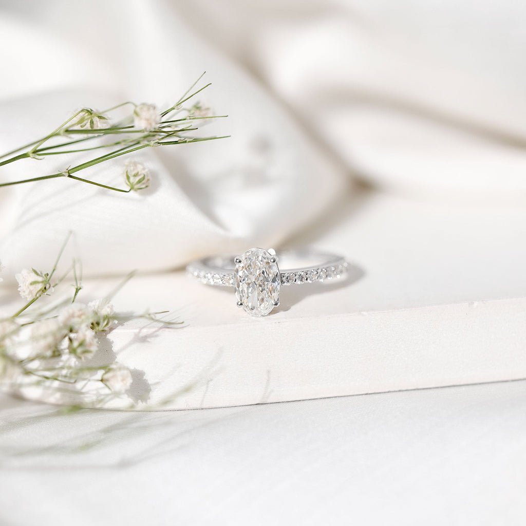 Lab Grown 2 Carat Diamond Oval Engagement Ring with IGI Certificate