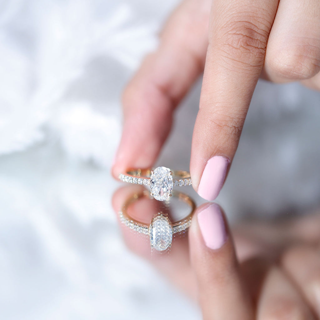 Lab Grown 2 Carat Diamond Oval Engagement Ring with IGI Certificate
