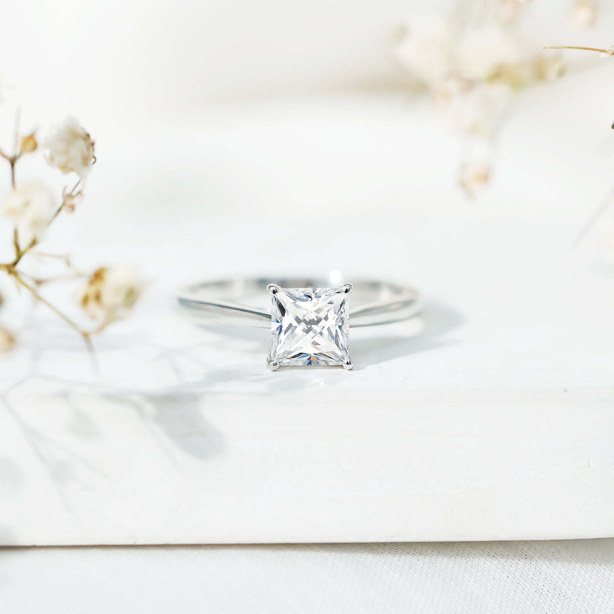 Solitaire 1 Carat Princess Cut Lab Grown Diamond Engagement Ring with IGI Certificate