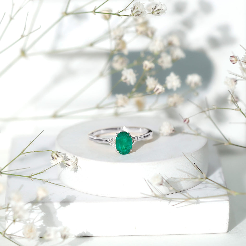 Solitaire Oval Emerald Engagement Ring with Diamonds