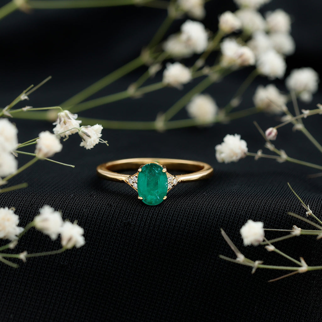 Solitaire Oval Emerald Engagement Ring with Diamonds
