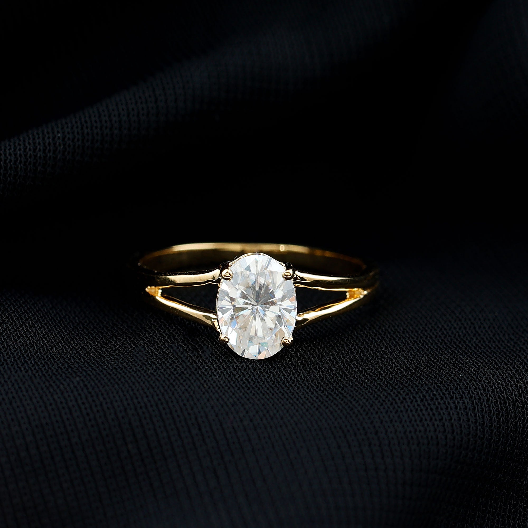 1 Carat Oval Moissanite Engagement Ring With Certificate
