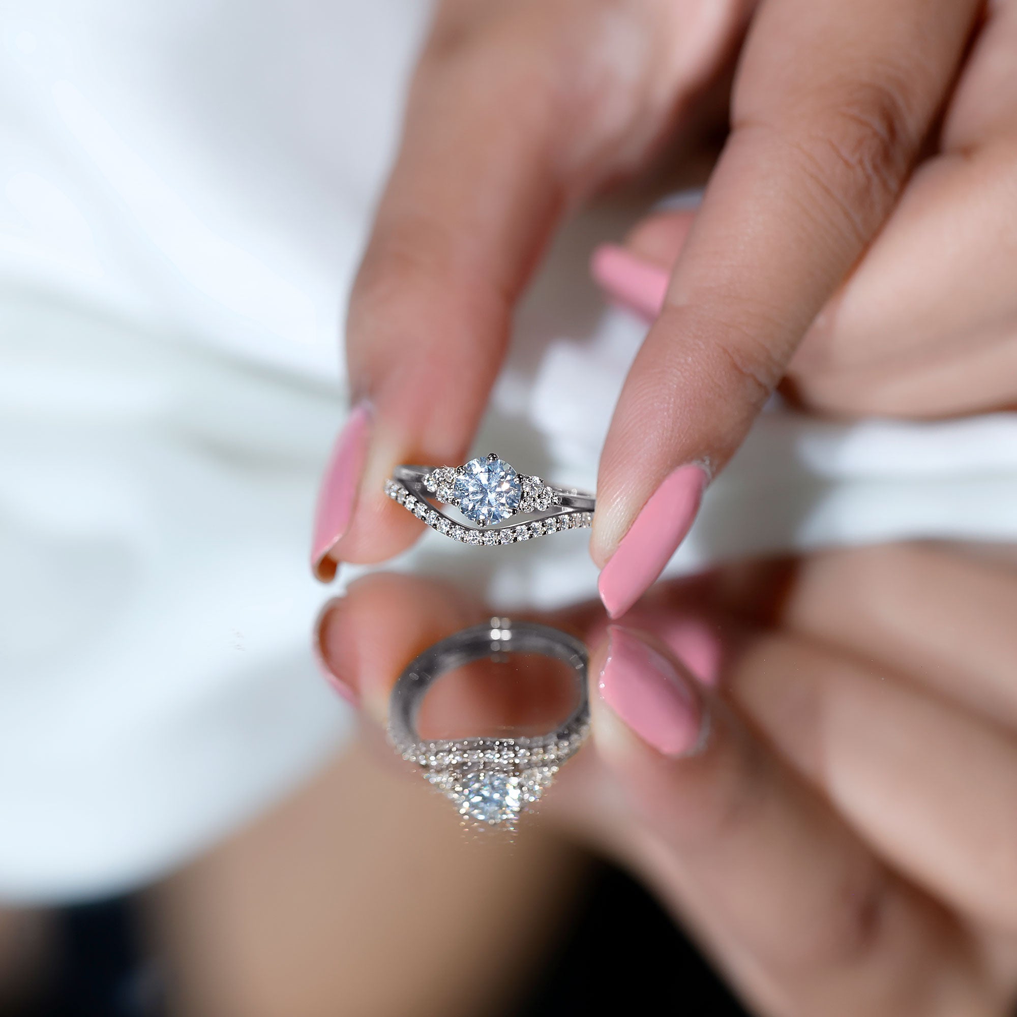 0.9 Carat Round Cut Moissanite Wedding Ring Set For Bride
