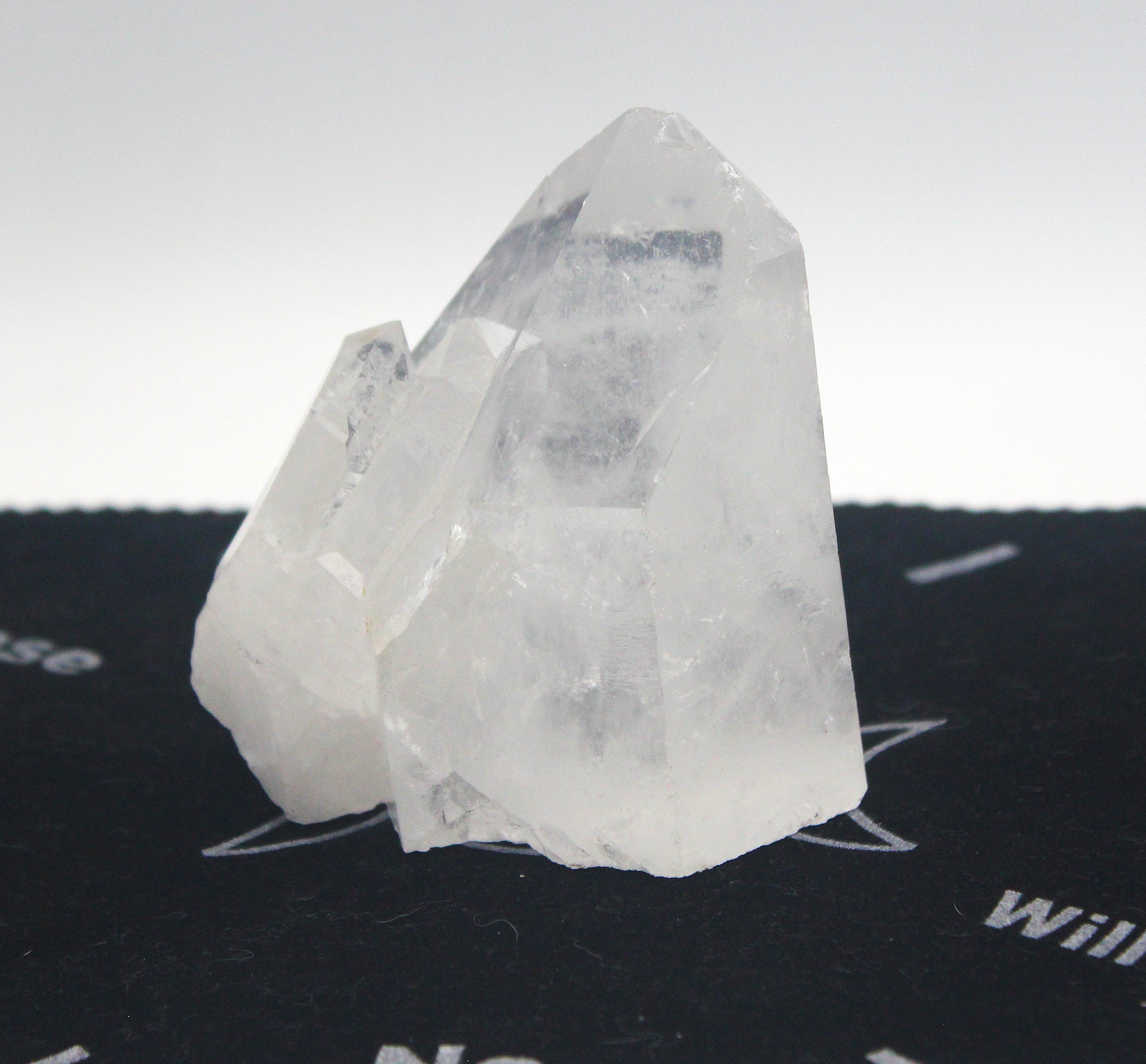 Raw Quartz Cluster Points – Natural Clear Quartz for Amplified Energy