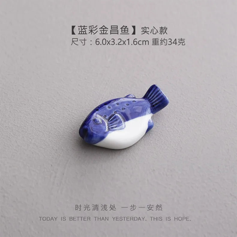 Cute Ceramic Fish Shape Chopsticks Holders Chopstick Stand Shelf Cartoon Animals Spoons Fork Rack Ceramic Rest Kitchen Utensil