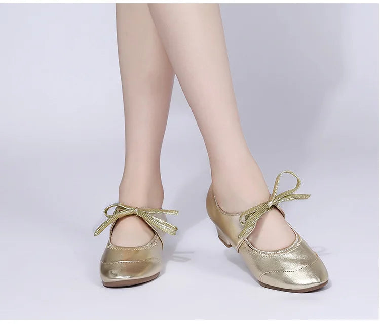 The Stardust Studio Oxford – Classic Lace-Up Practice Heel