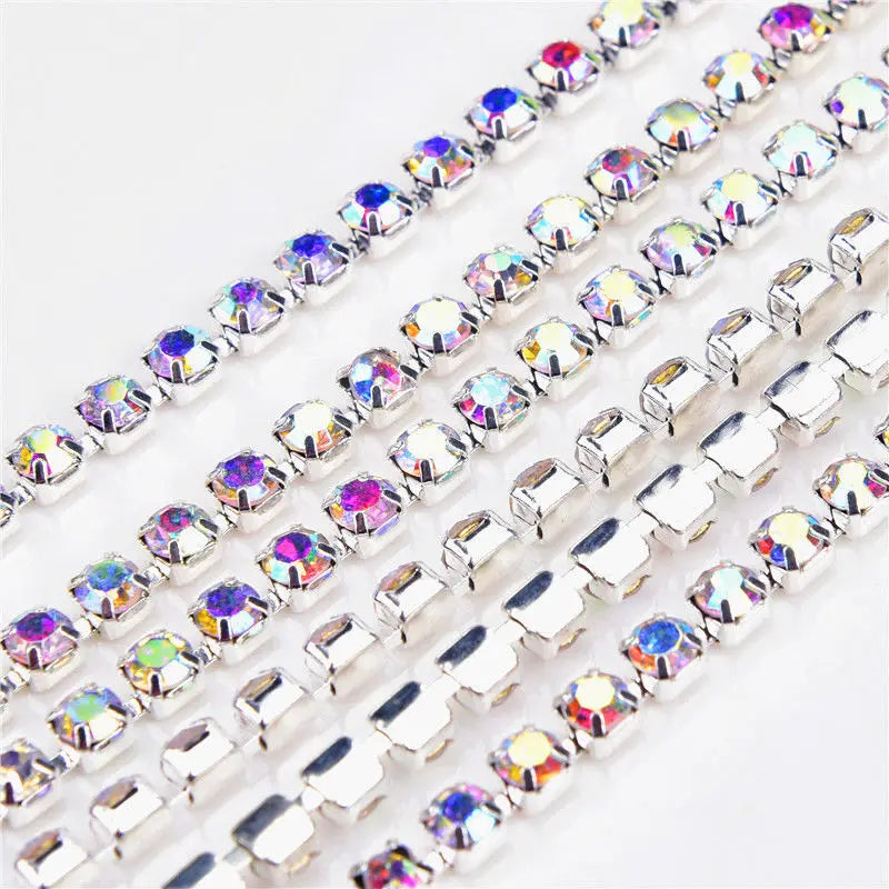 The Stardust Sparkle Claw – Deluxe Glass Crystal Strass Rhinestone Trim