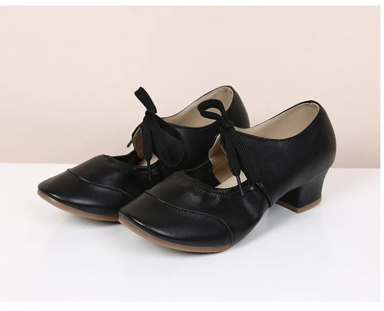 The Stardust Studio Oxford – Classic Lace-Up Practice Heel