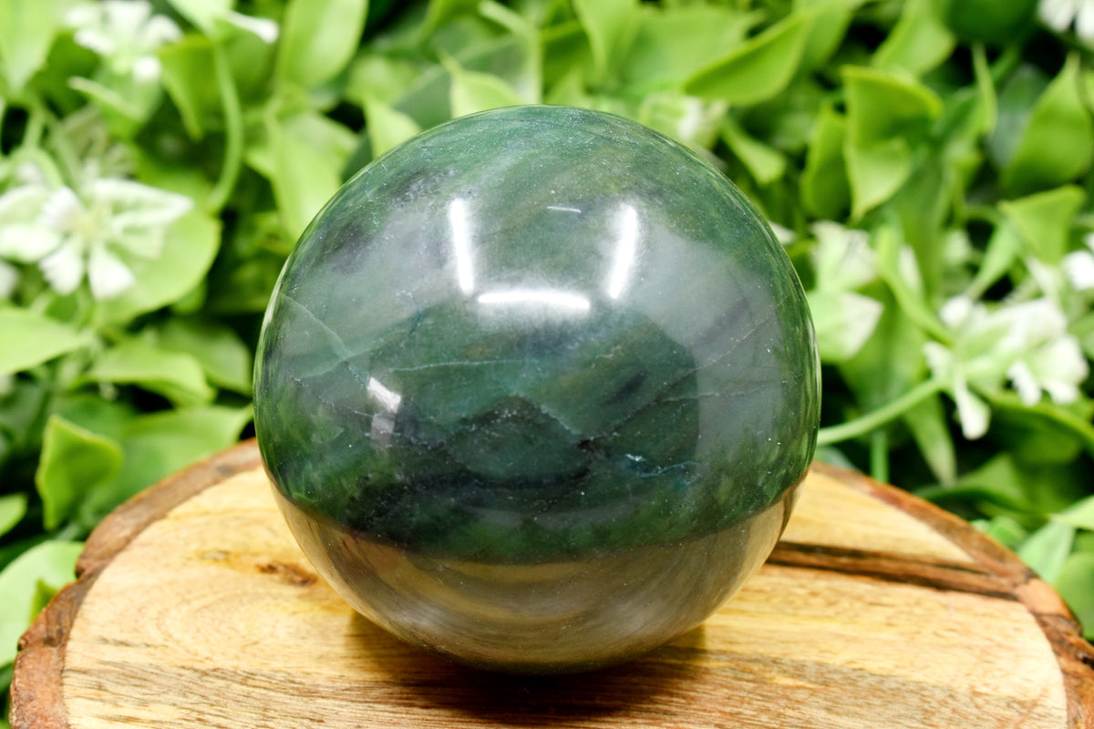1Pc Green Jade Sphere Crystal Ball Healing Sphere.