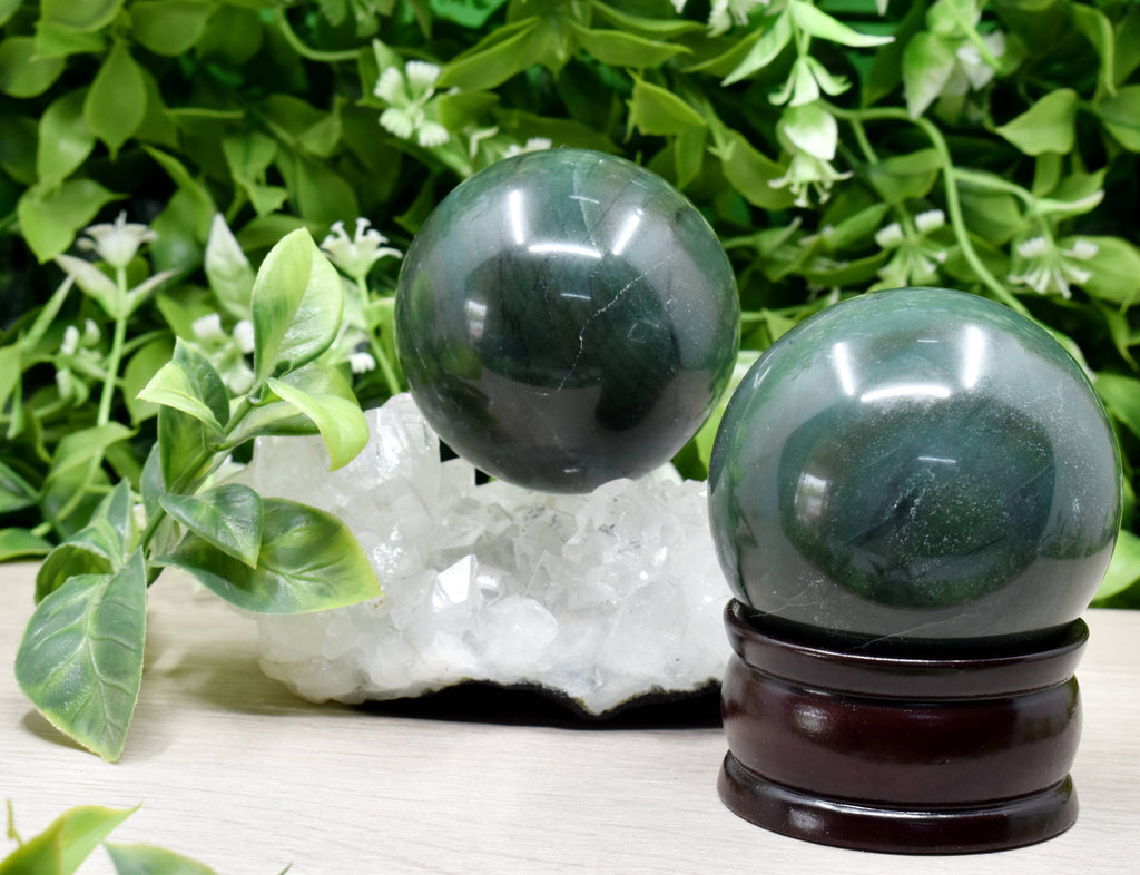 1Pc Green Jade Sphere Crystal Ball Healing Sphere.