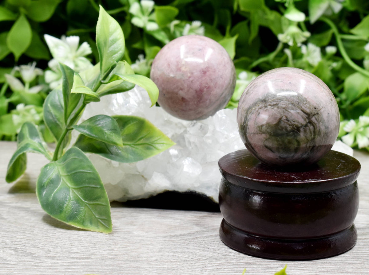 1Pc Rhodonite Sphere Crystal Ball Healing Sphere.