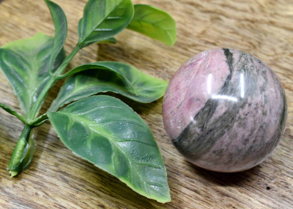 1Pc Rhodonite Sphere Crystal Ball Healing Sphere.
