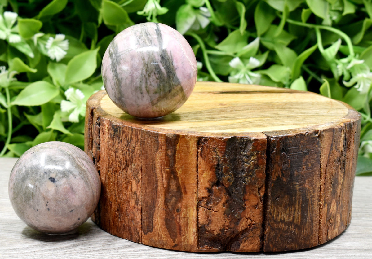 1Pc Rhodonite Sphere Crystal Ball Healing Sphere.