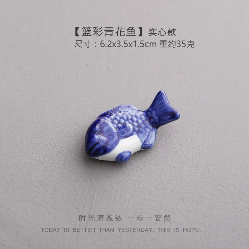 Cute Ceramic Fish Shape Chopsticks Holders Chopstick Stand Shelf Cartoon Animals Spoons Fork Rack Ceramic Rest Kitchen Utensil