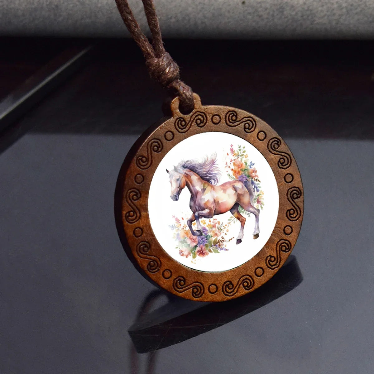 Horse Necklaces White Brown Horse Galloping Glass Dome Vintage Wooden Pendant Rope Chains Necklace Women Men Goth Jewelry Gift