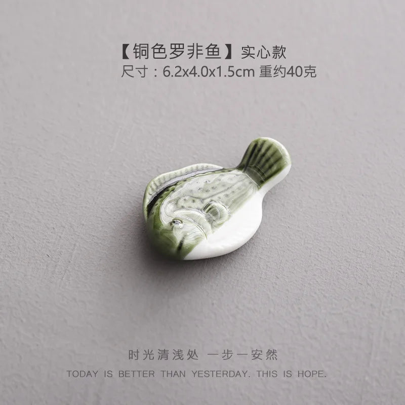 Cute Ceramic Fish Shape Chopsticks Holders Chopstick Stand Shelf Cartoon Animals Spoons Fork Rack Ceramic Rest Kitchen Utensil