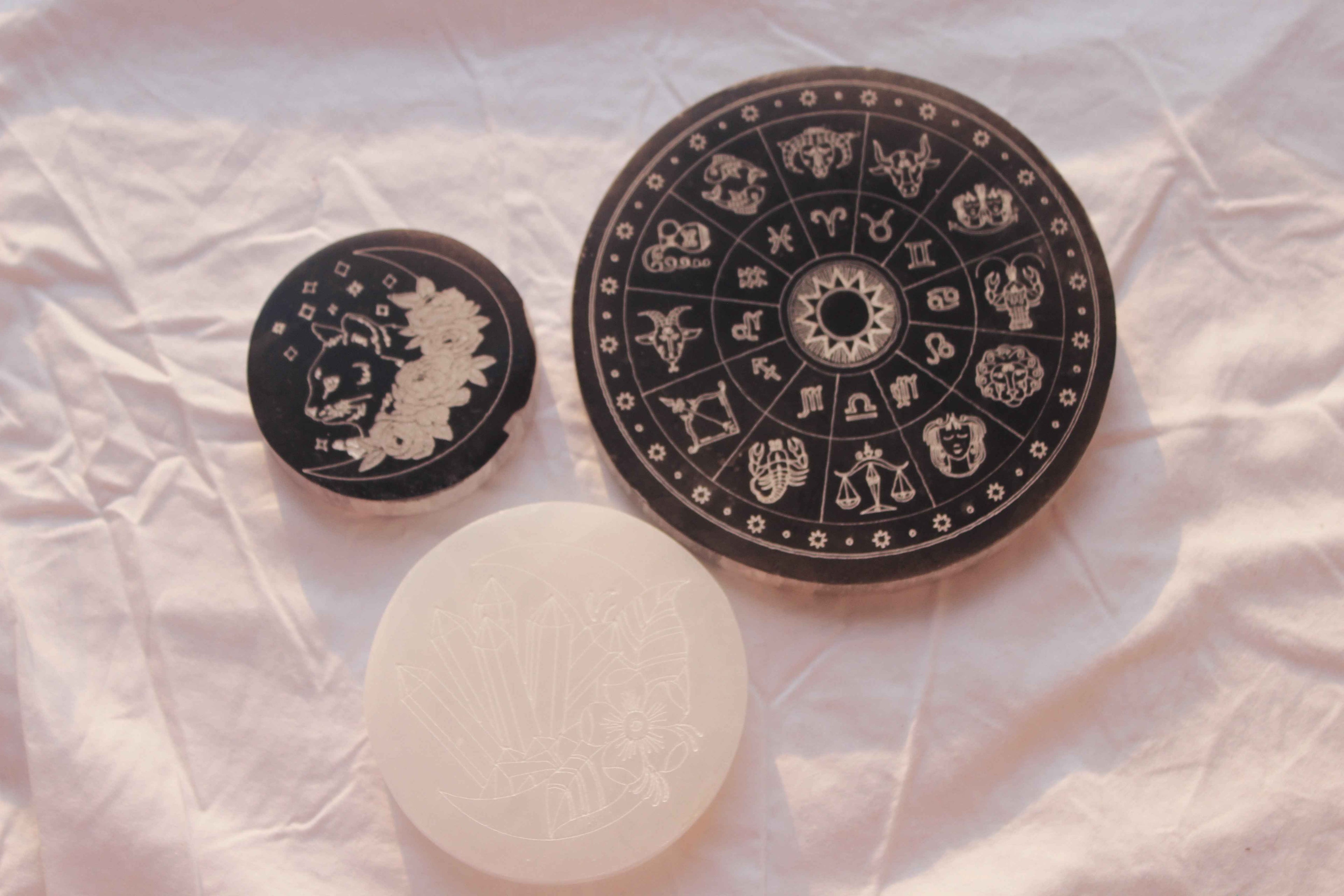 Selenite Cat Moon Plate – Crystal Cleansing & Celestial Altar Disc | | Wiccan Center