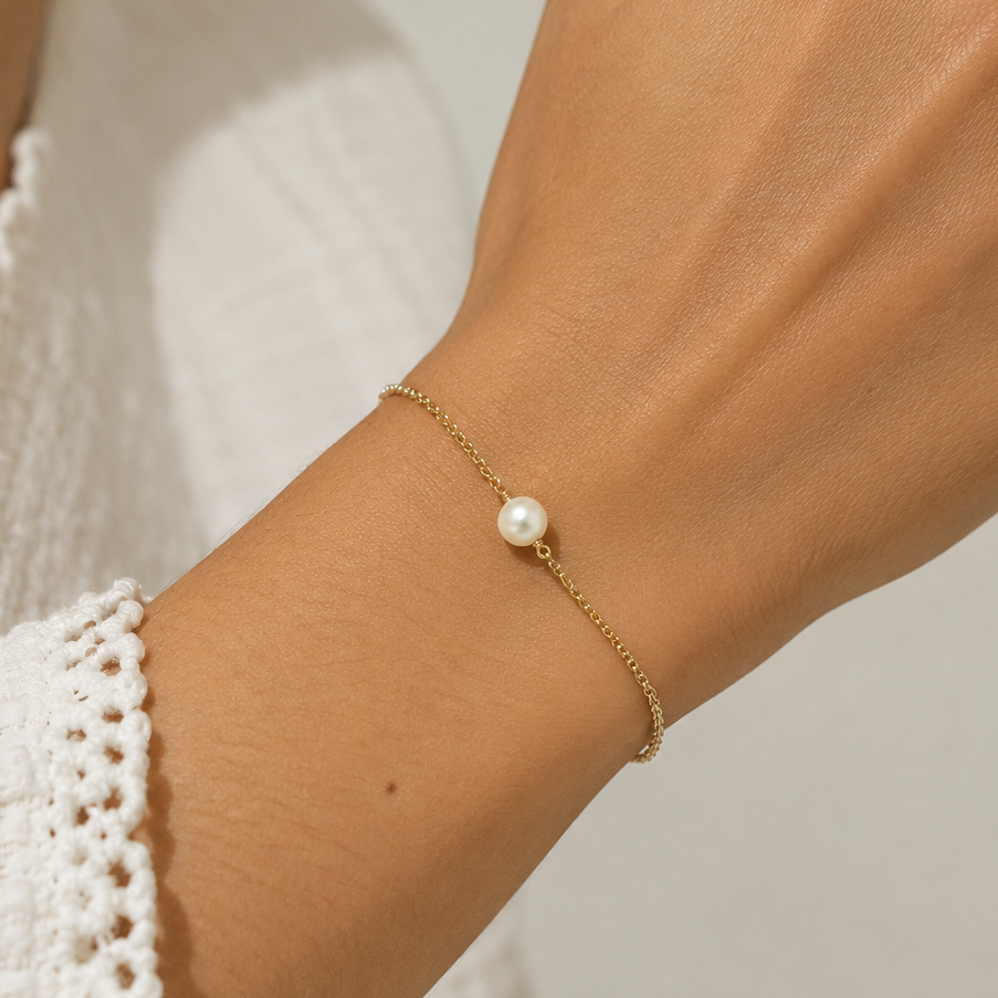 Single Round Pearl Bracelet with Swarovski Clasp