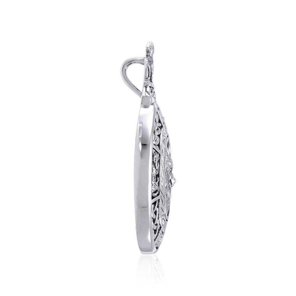 Celtic Wolf Medallion Pendant TPD4629