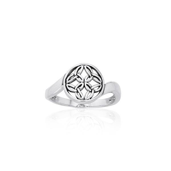 Round Celtic Knot Silver Ring TRI891