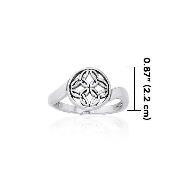 Round Celtic Knot Silver Ring TRI891