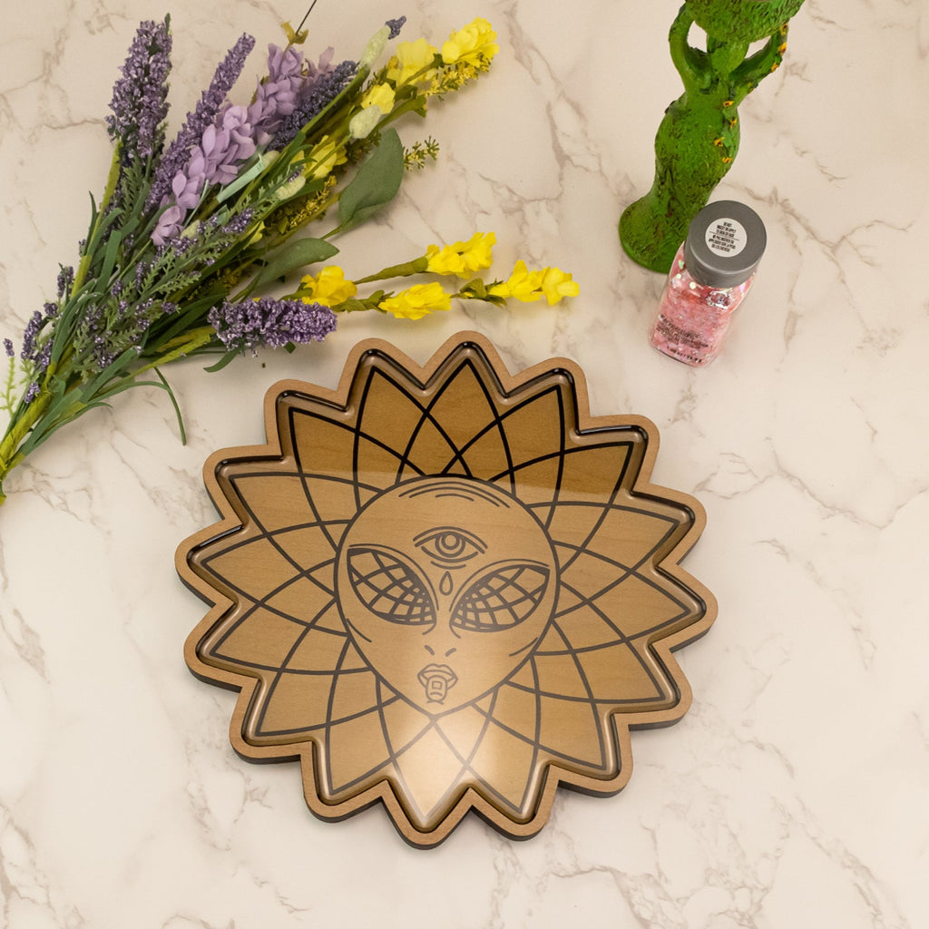 Trippy Alien Tray | | Wiccan Center