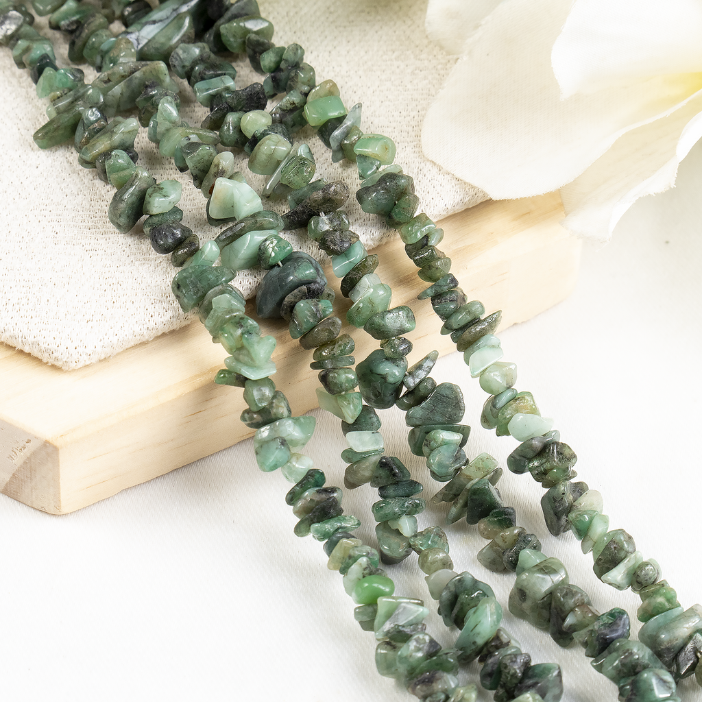Uncut Raw Emerald Crystal Chip Beads for Necklace (Intuition and Power) | Beads | Wiccan Center