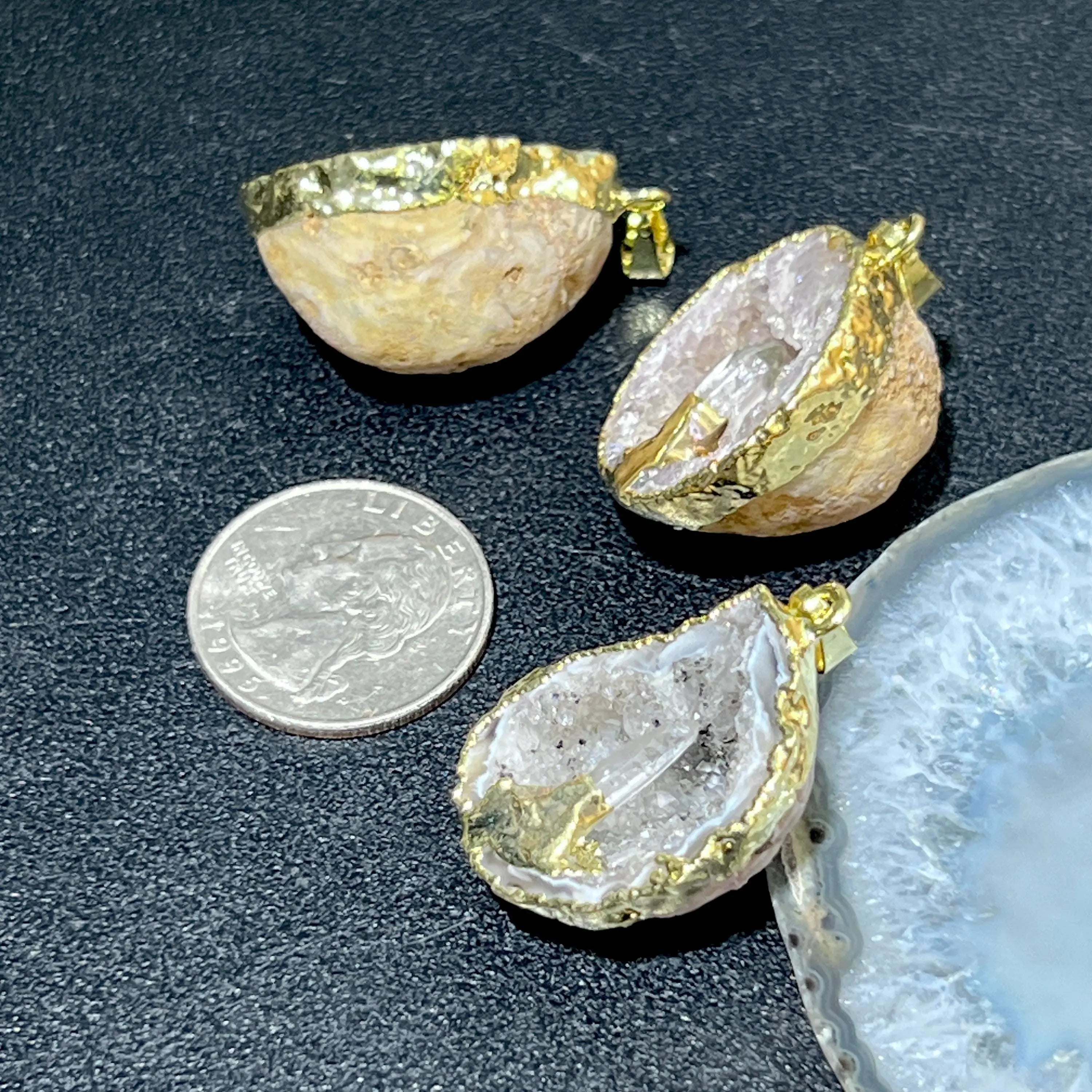 Oco Geode Druzy Crystal Pendant with Quartz Point (Gold Plated) Gemstone Jewelry Necklace Supply | Craft Supplies & Tools > Beads, Gems & Cabochons > Charms & Pendants > Pendants | Wiccan Center