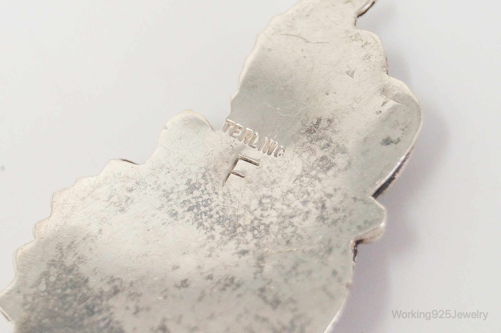 Vintage Native America F Handmade Feathers Design Sterling Silver Necklace | Jewelry > Necklaces > Pendants | Wiccan Center
