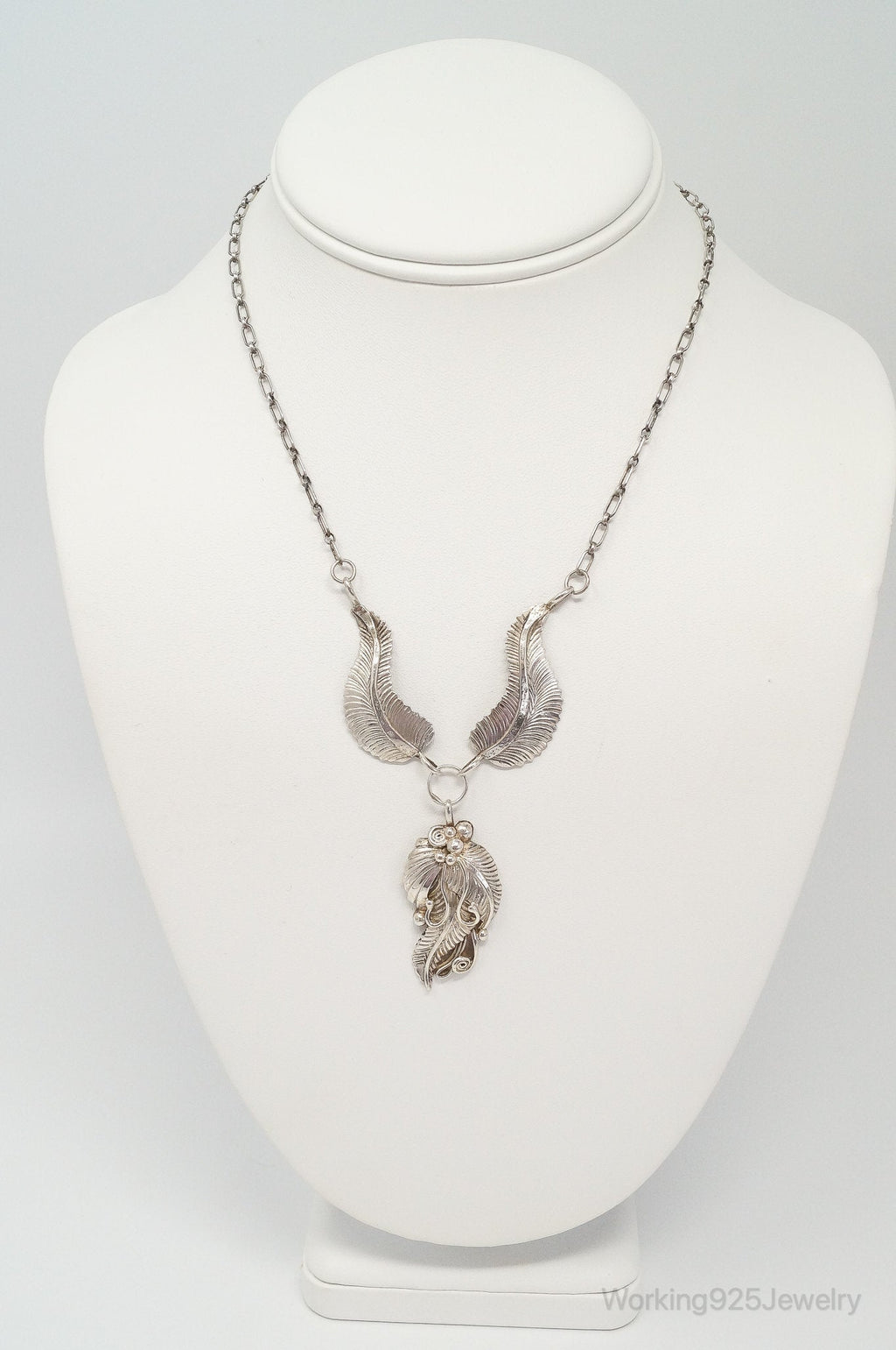 Vintage Native America F Handmade Feathers Design Sterling Silver Necklace | Jewelry > Necklaces > Pendants | Wiccan Center