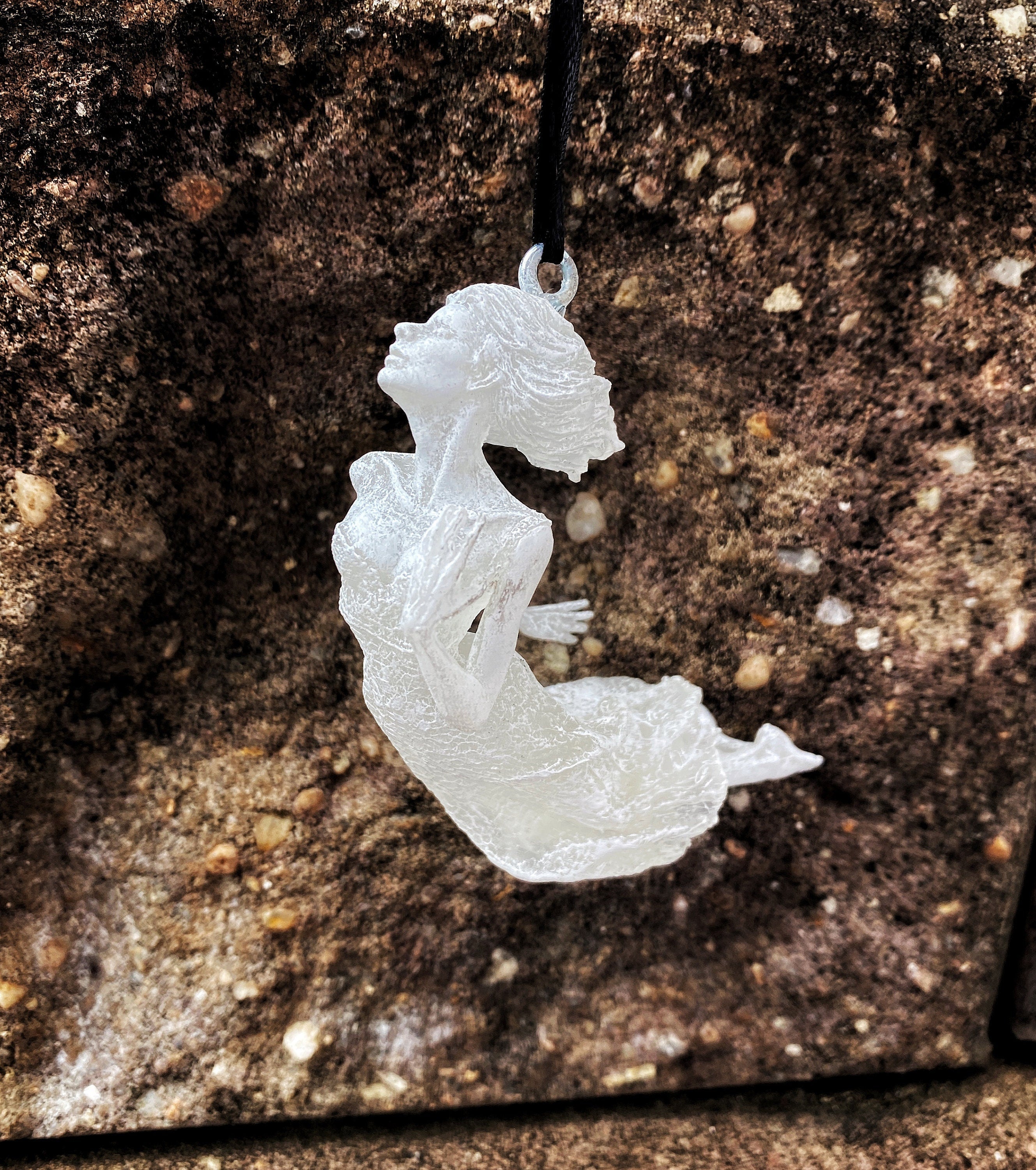 Victorian Ghost Ornament, Hand Painted Resin Sculpture| Gothic Horror Haunting Art| Dark Folklore Art Ornament for Spooky Home Decor