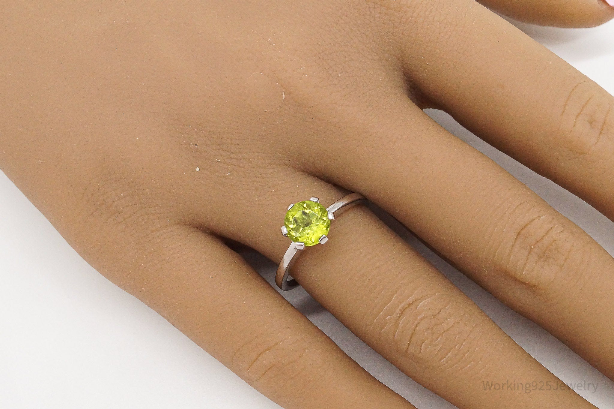 Vintage Green Peridot Sterling Silver Ring - Size 8 | Jewelry > Rings | Wiccan Center