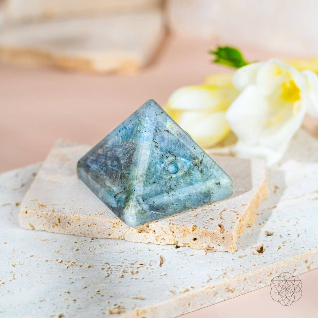 All Seeing Eye - Pyramid of Ancient Wisdom | Crystal Heart | Wiccan Center