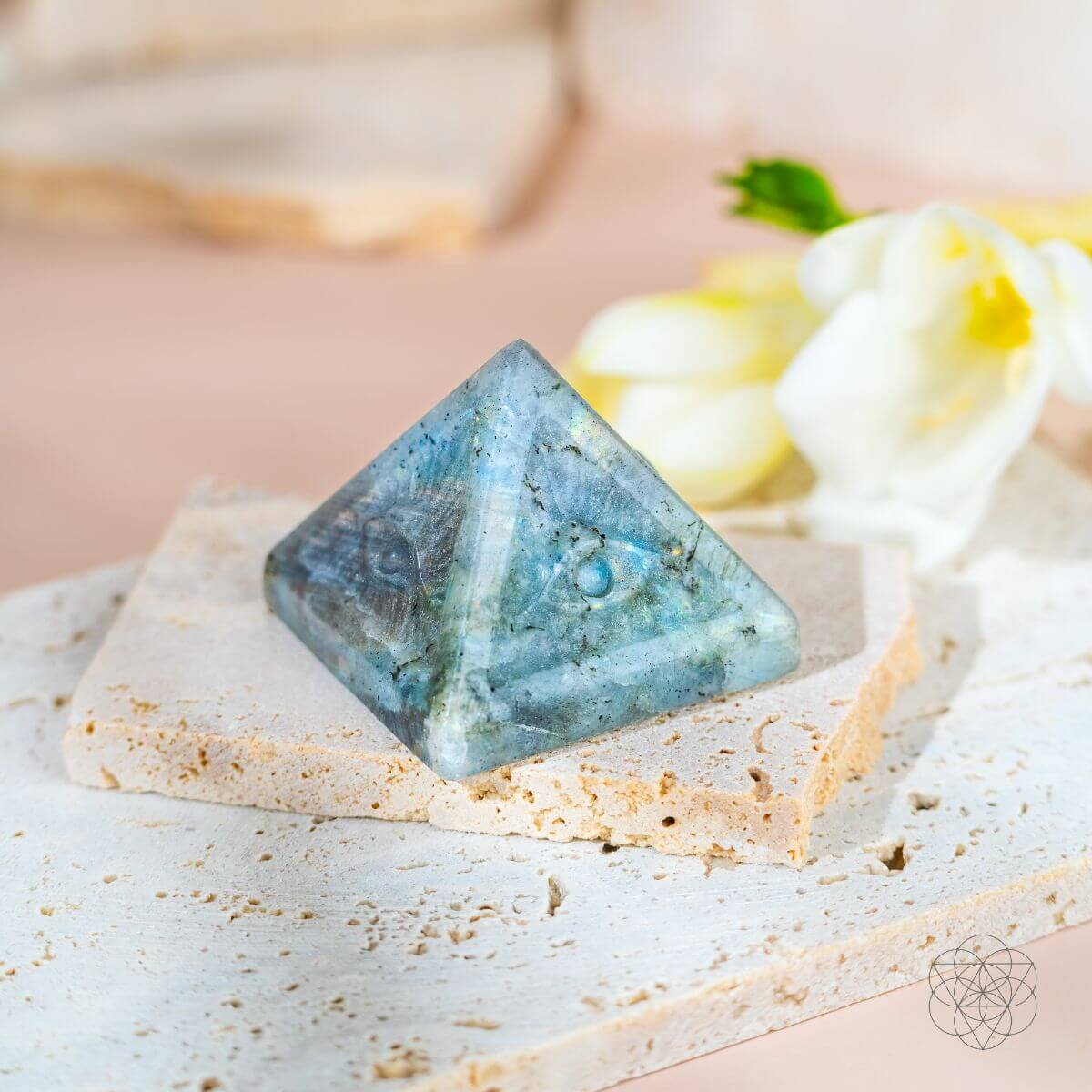All Seeing Eye - Pyramid of Ancient Wisdom | Crystal Heart | Wiccan Center
