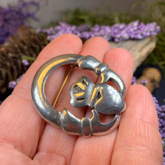 Classic Claddagh Brooch | Brooch | Wiccan Center